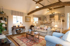 The Stables, relax in 5 star style and comfort with lovely walks all around